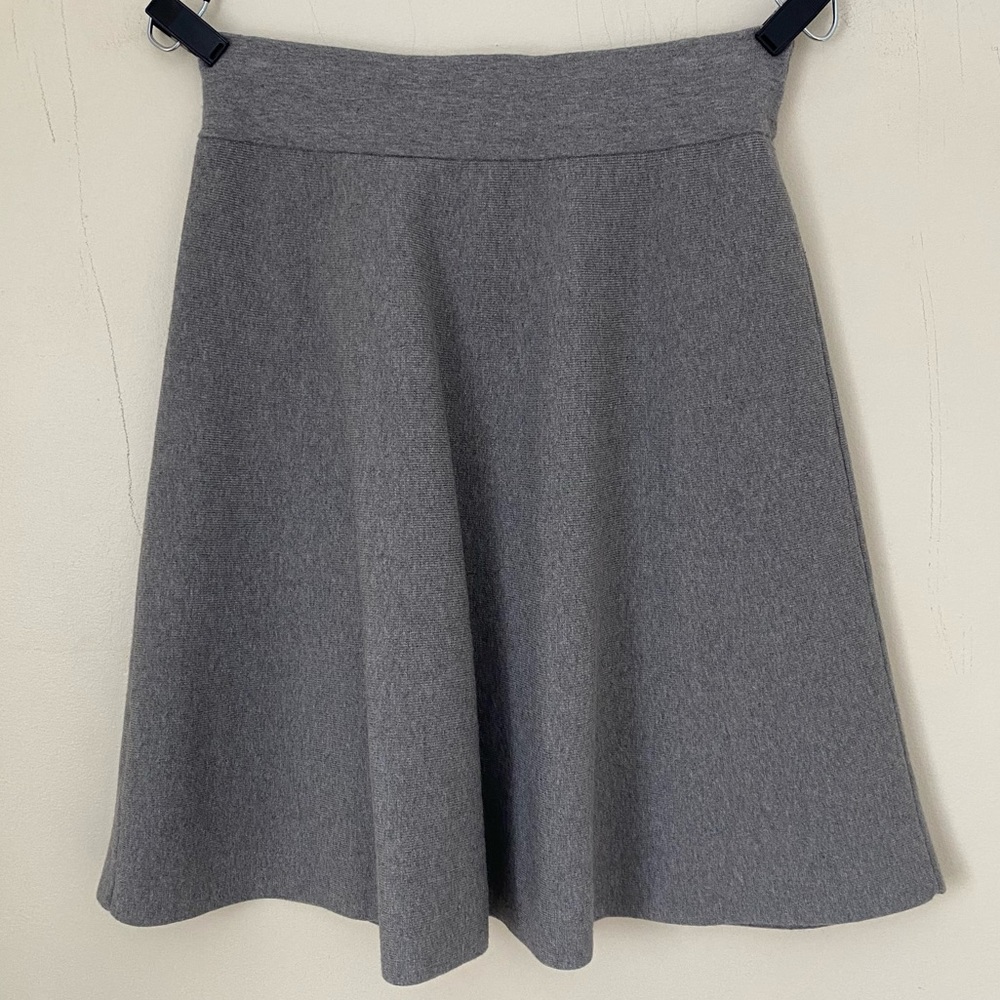 Ann Taylor A-Line Pull On Knit Skirt Grey Stretch Casual Career Size S